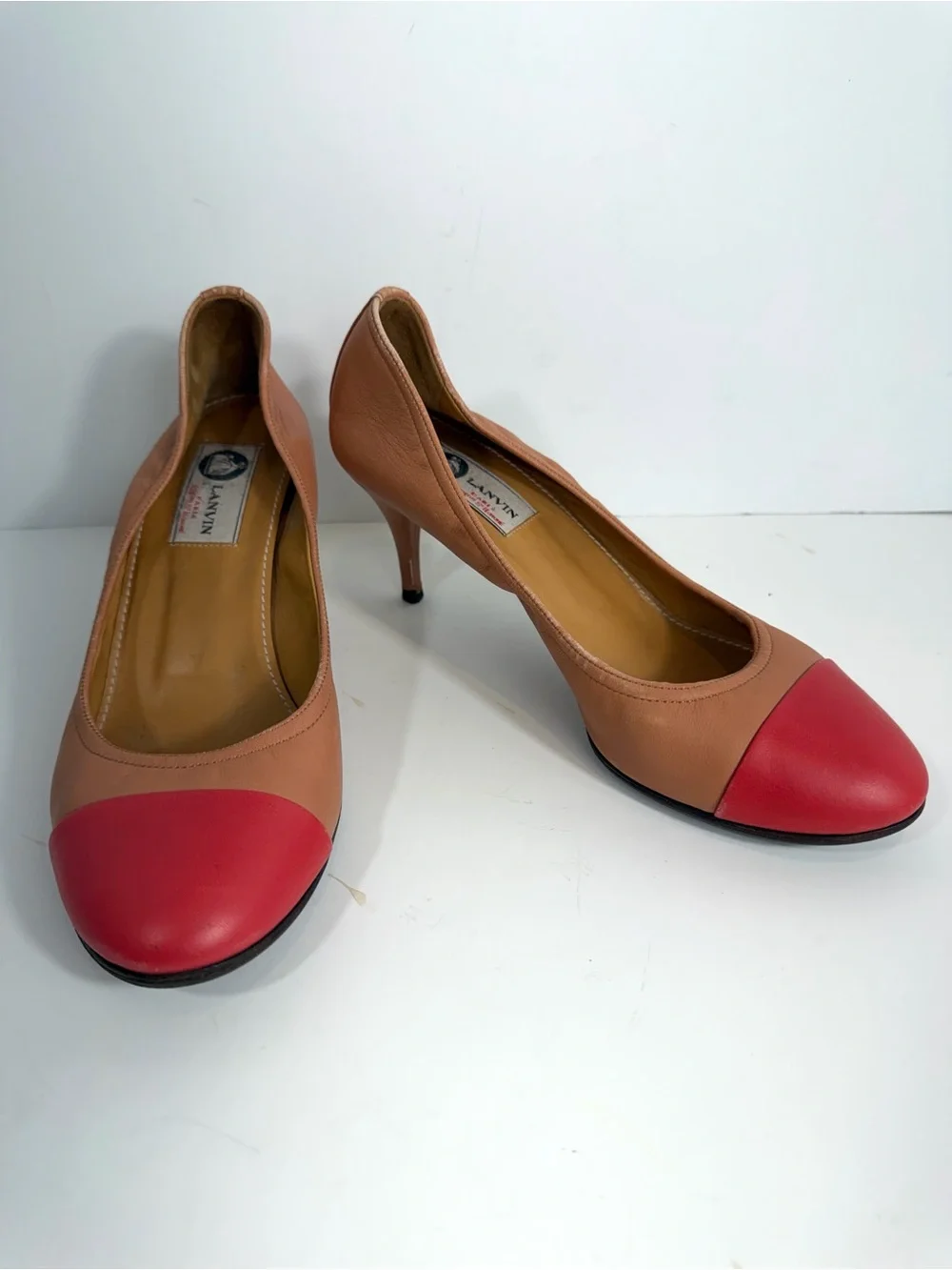 LANVIN PARIS Two-Tone Leather Kitten Heel Pumps – Nude & Red Cap Toe – Size 39.5